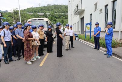 四川省經(jīng)濟合作系統(tǒng)托底性幫扶工作推進(jìn)會參會代表參觀調(diào)研蜀能礦產(chǎn)公司磷酸鐵鋰廠