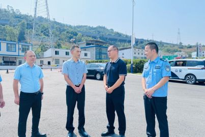 樂山市公安局到蜀能礦產(chǎn)磷酸鐵鋰廠警務室調研